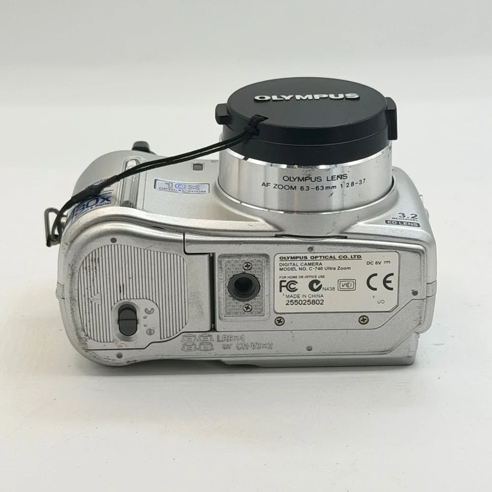 Olympus Camedia C-740 Ultra Zoom 3.2MP Digital Camera Silver 10x Optical Zoom